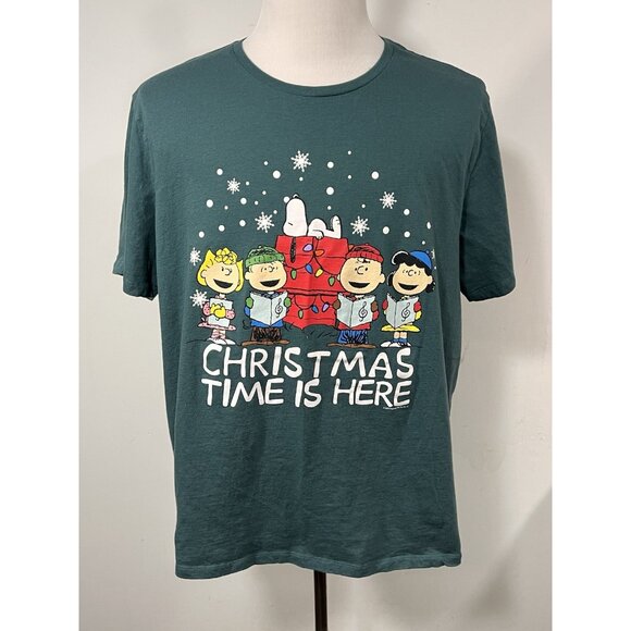 5 Adult XXL Old Navy Graphic Tees Holiday Nature Prints Hello Kitty Peanuts USA - Picture 2 of 15